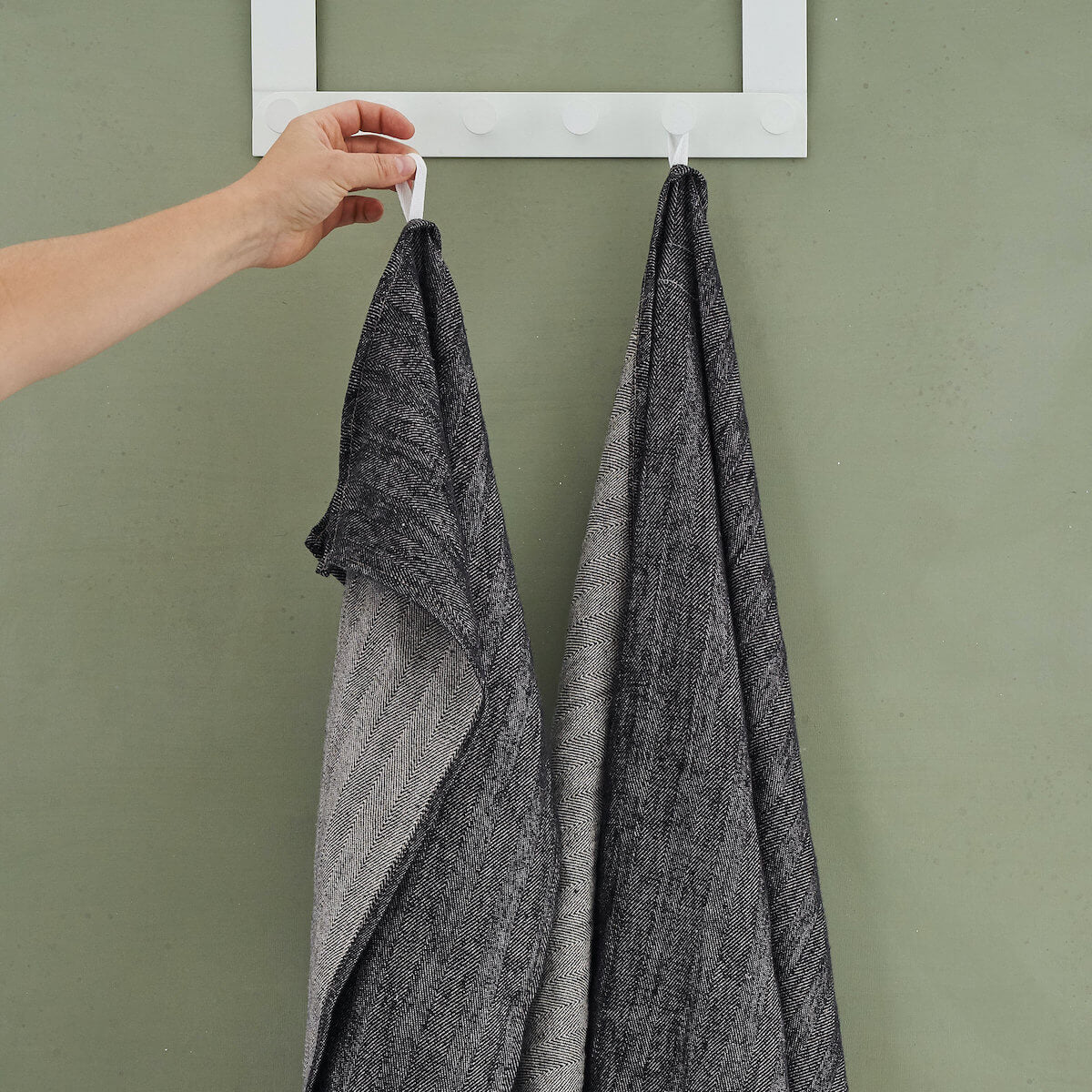 linen towels with hanging loop